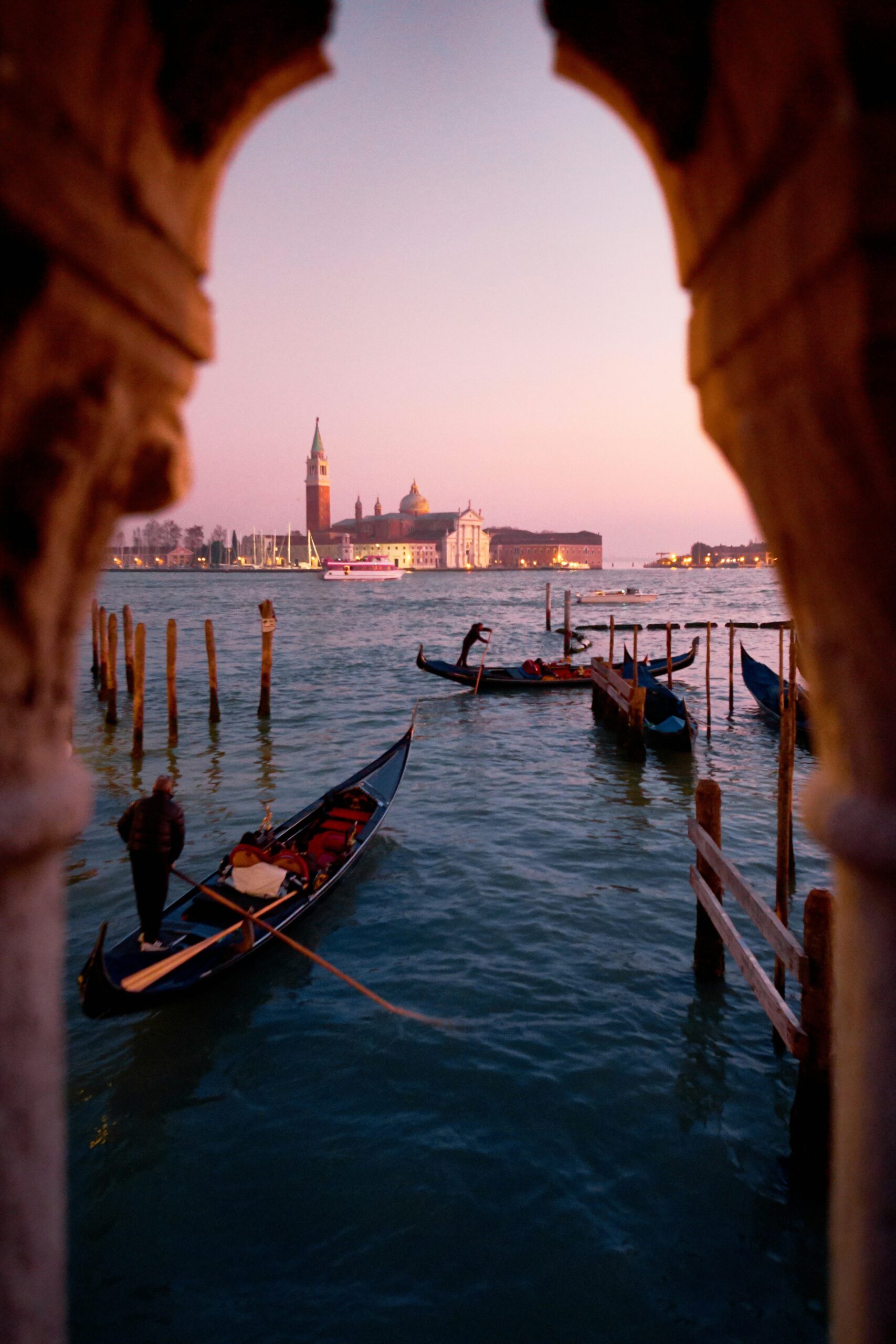 Immagine in evidenza di Hello World